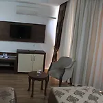 奥尔比亚酒店 4*